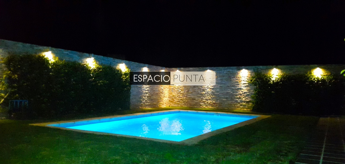 Casa ID.295 - Vendo Excelente Casa en Playa Mansa Punta del Este