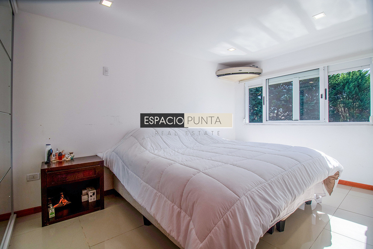 Casa ID.5167 - Venta Casa de tres dormitorios piscina climatizada Zona Marly!