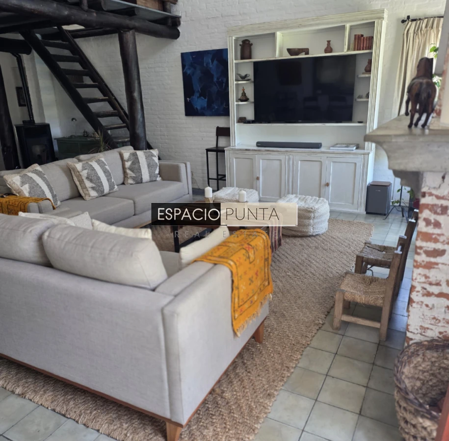 Casa ID.3917 - Gran casa en La Barra con piscina