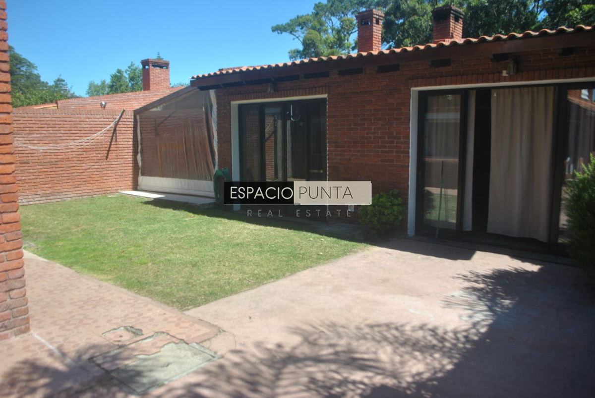 Casa ID.5005 - Casa de 4 dormitorios en Pinares 