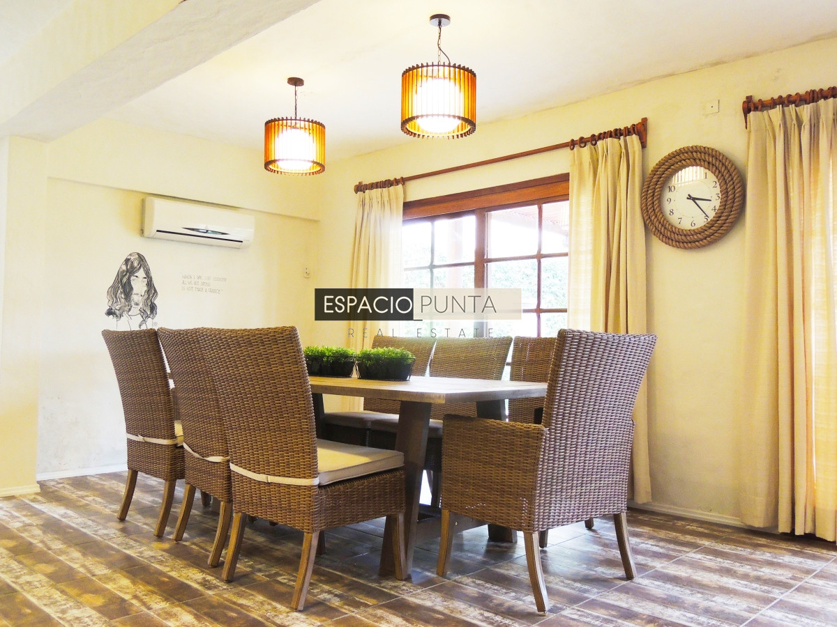Casa ID.295 - Vendo Excelente Casa en Playa Mansa Punta del Este