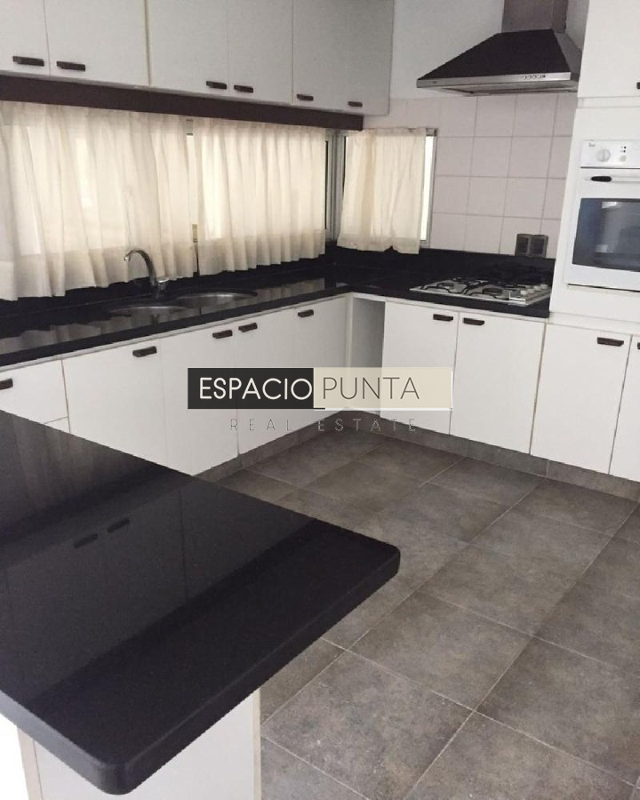 Casa ID.4735 - Hermosa Casa en Pinares