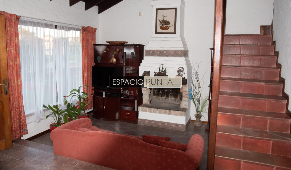 Casa ID.5005 - Casa de 4 dormitorios en Pinares 