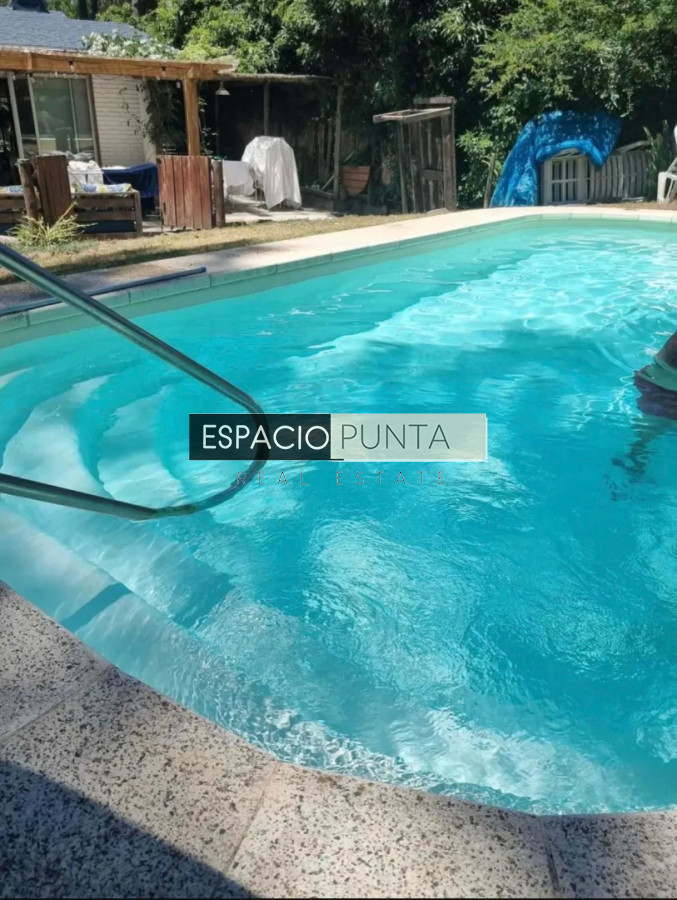 Casa ID.5209 - Casa minimalista de 3 dormitorios con piscina climatizada en Cantegril