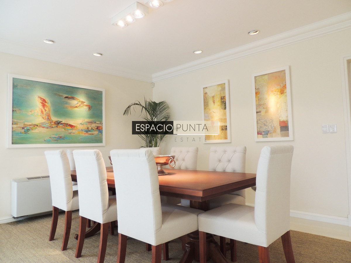Casa ID.295 - Vendo Excelente Casa en Playa Mansa Punta del Este