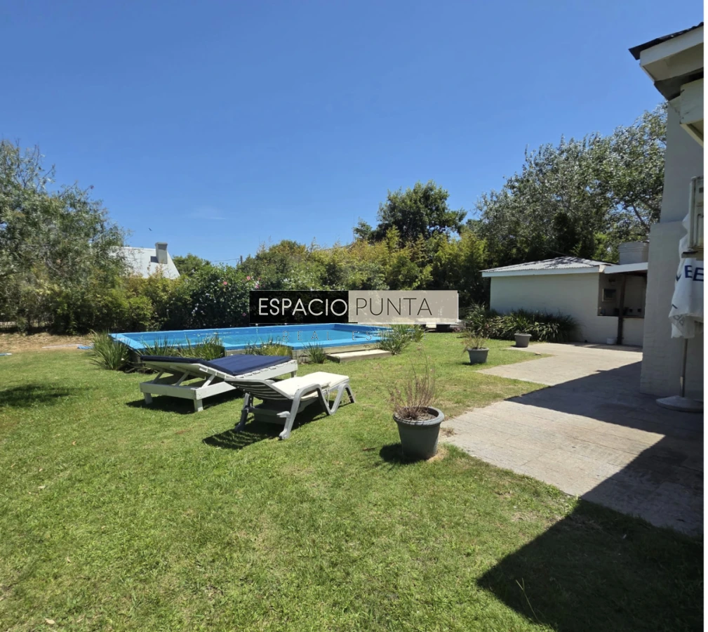 Casa ID.3917 - Gran casa en La Barra con piscina