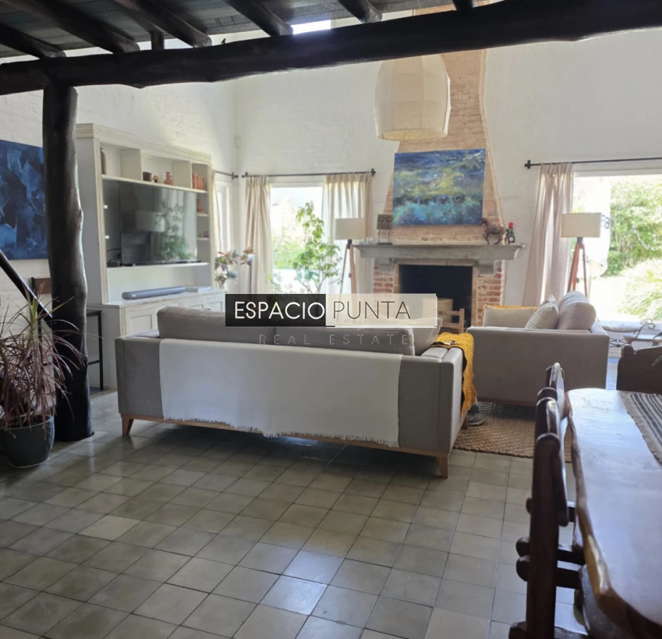 Casa ID.3917 - Gran casa en La Barra con piscina