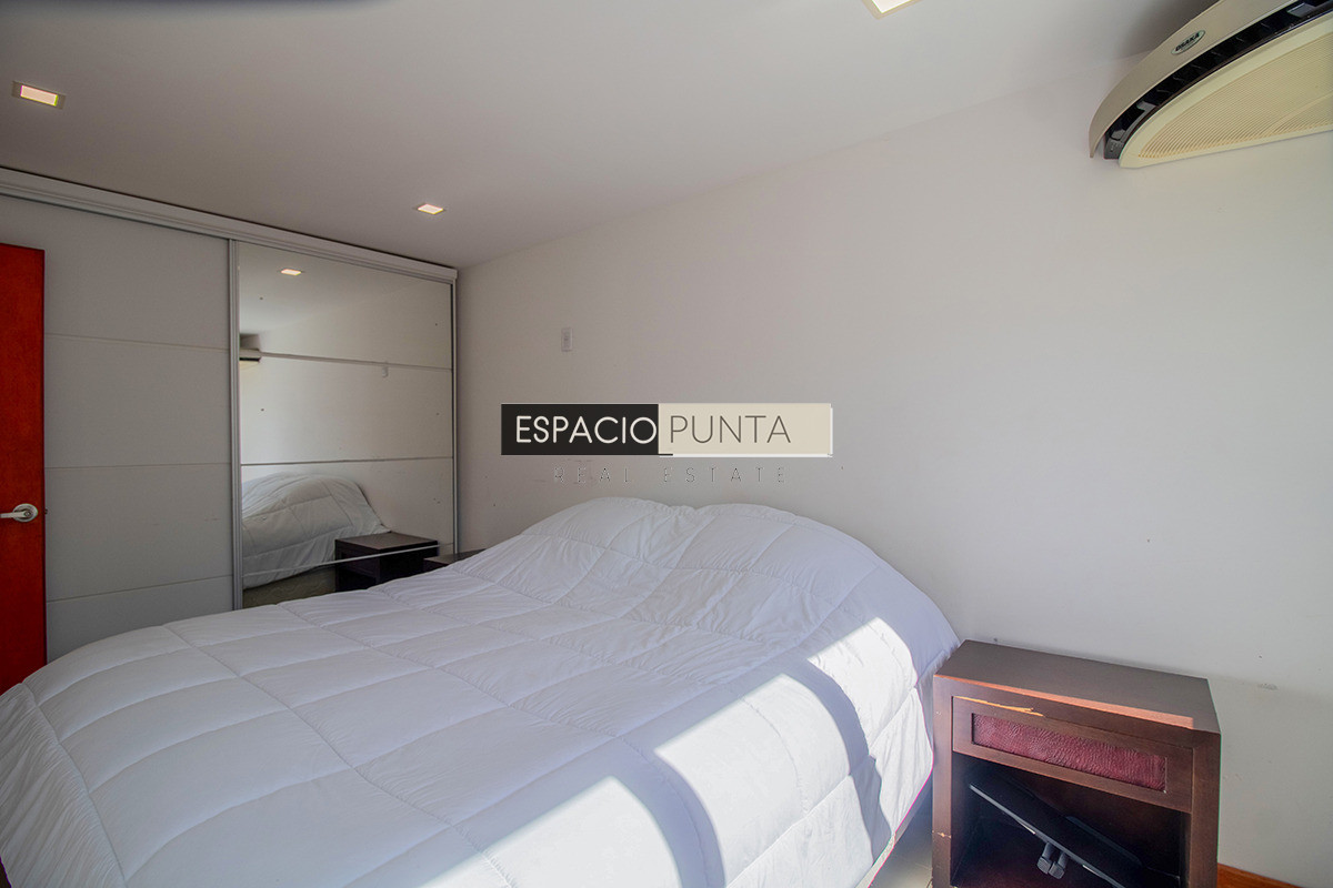 Casa ID.5167 - Venta Casa de tres dormitorios piscina climatizada Zona Marly!