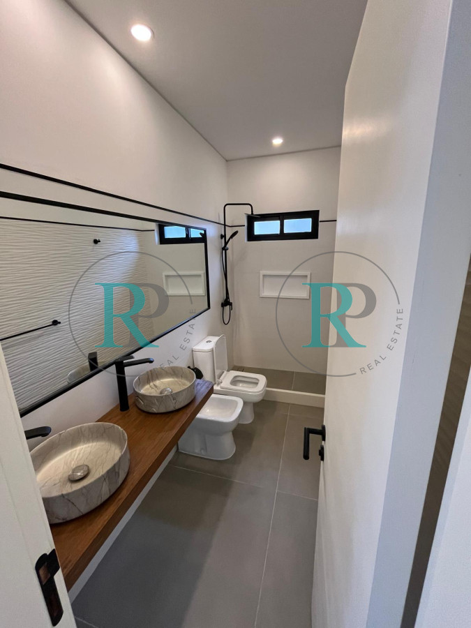 Casa ID.2286 - Casa Venta 4 dormitorios San Rafael