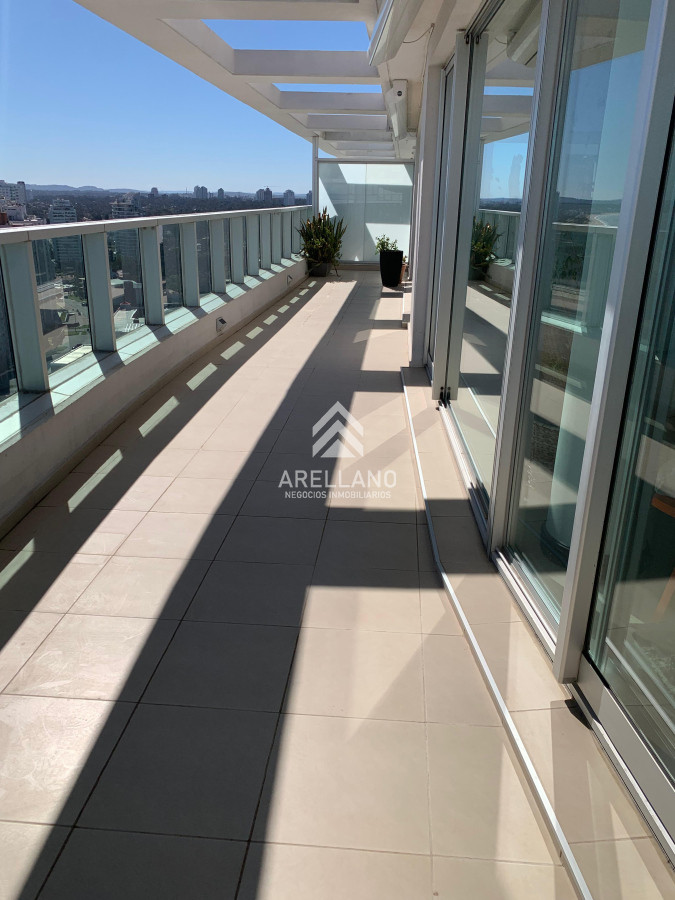 Apartamento ID.5505 - Penthouse en venta 2 dormitorios y ascensor privado