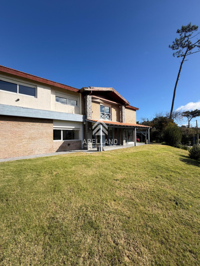 Casa ID.6568 - Venta Casa 5 dormitorios Pinares 
