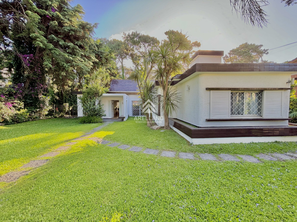 Casa ID.5396 - Venta casa 4 dormitorios Cantegril