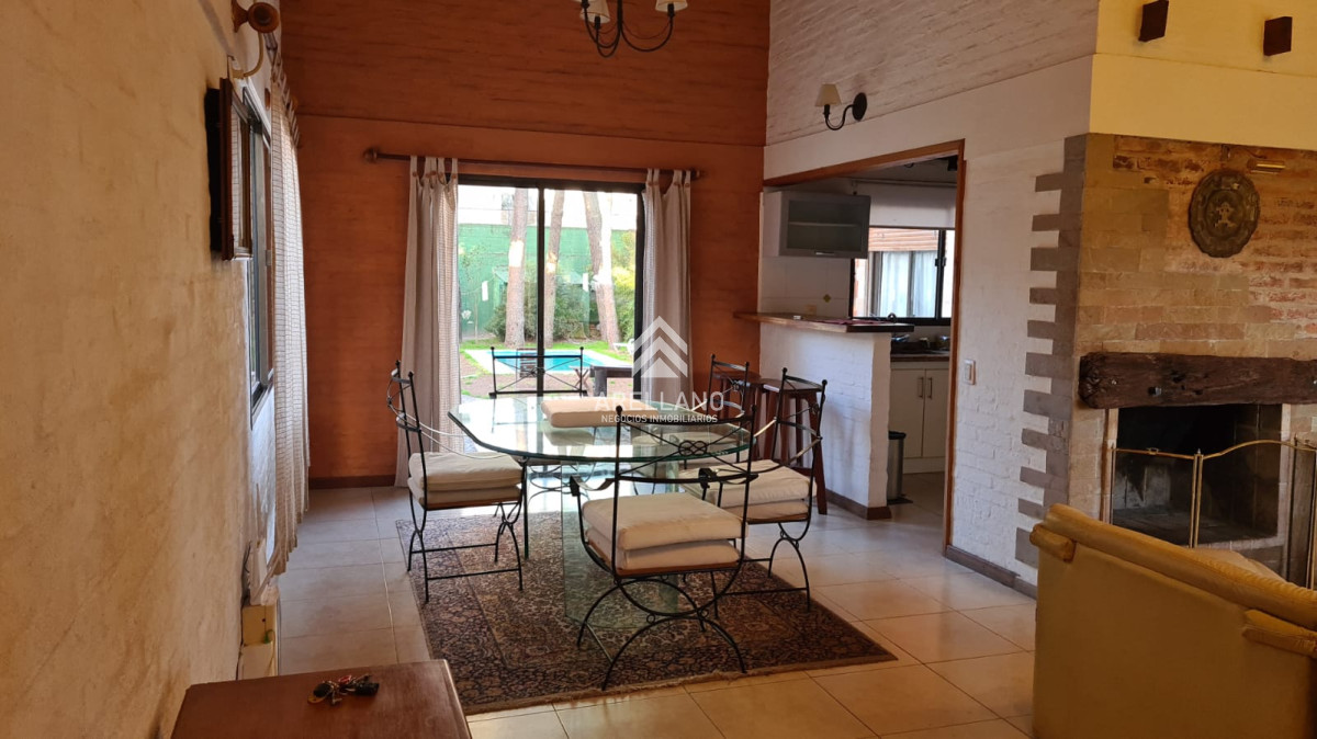 Casa ID.5520 - Casa venta 4 dormitorios mansa