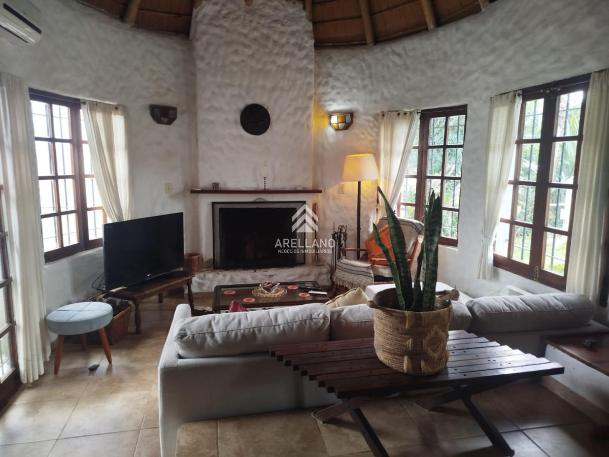 Casa ID.6098 - Casa en venta 4 dormitorios pinares