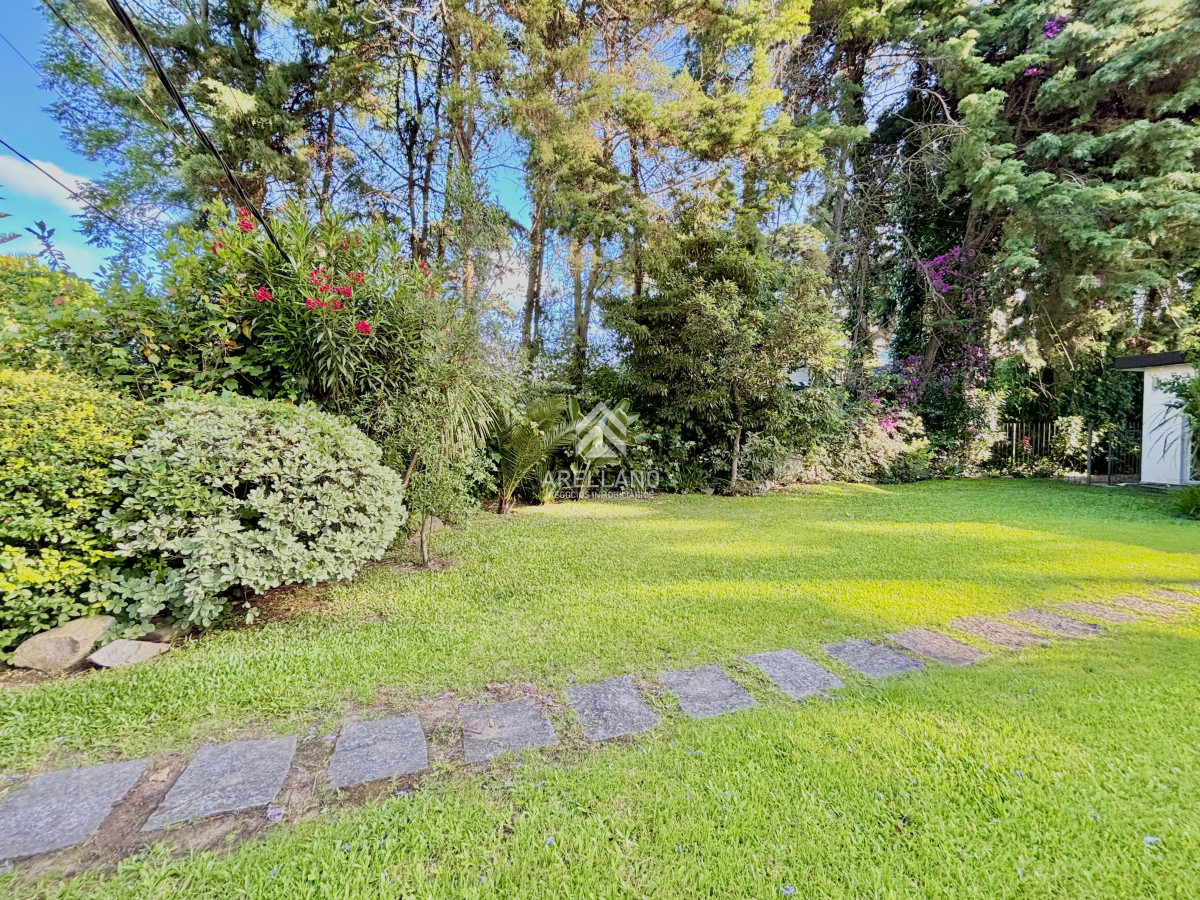 Casa ID.5396 - Venta casa 4 dormitorios Cantegril