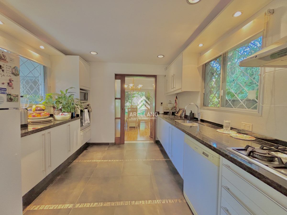 Casa ID.5396 - Venta casa 4 dormitorios Cantegril