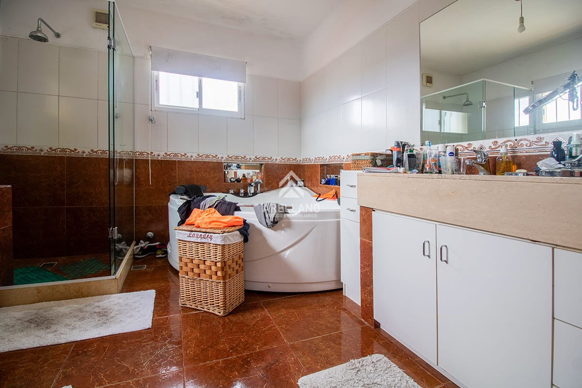 Casa ID.5400 - Venta casa en oportunidad a pasos de playa mansa.