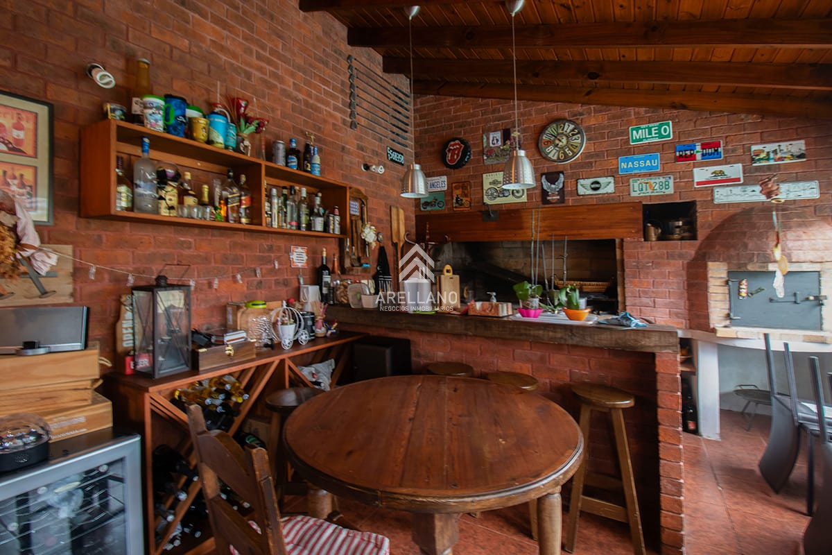 Casa ID.5400 - Venta casa en oportunidad a pasos de playa mansa.