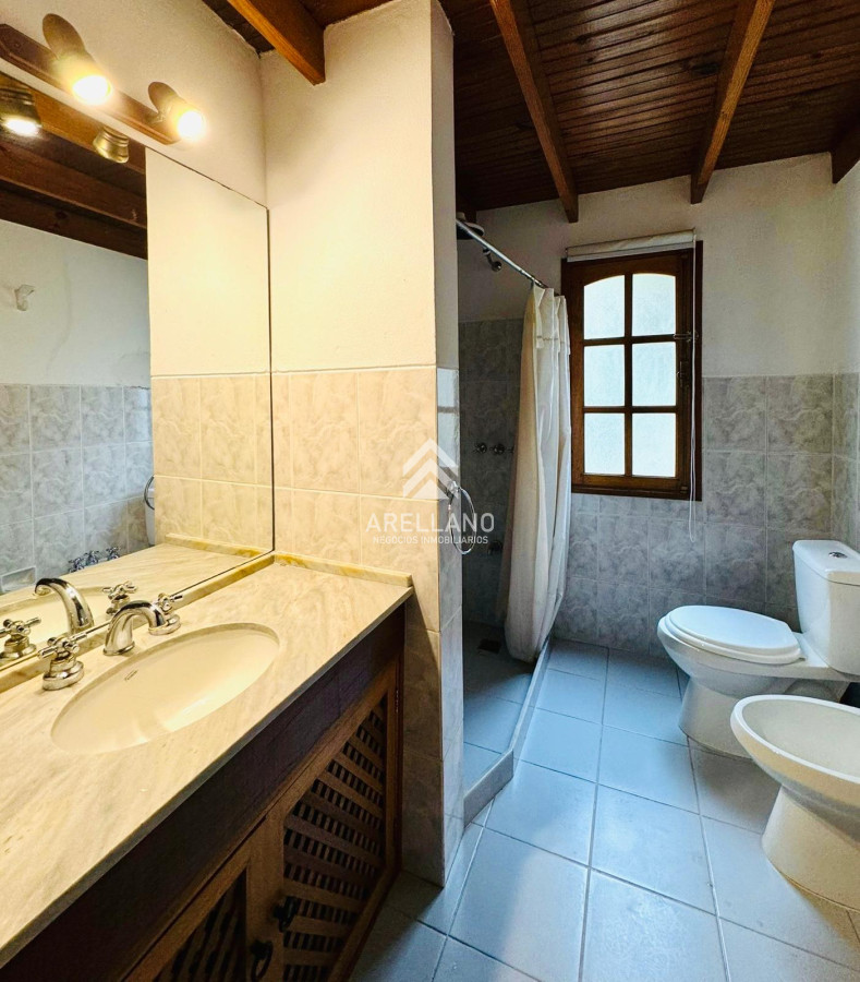 Casa ID.4855 - Casa en venta zona Pinares