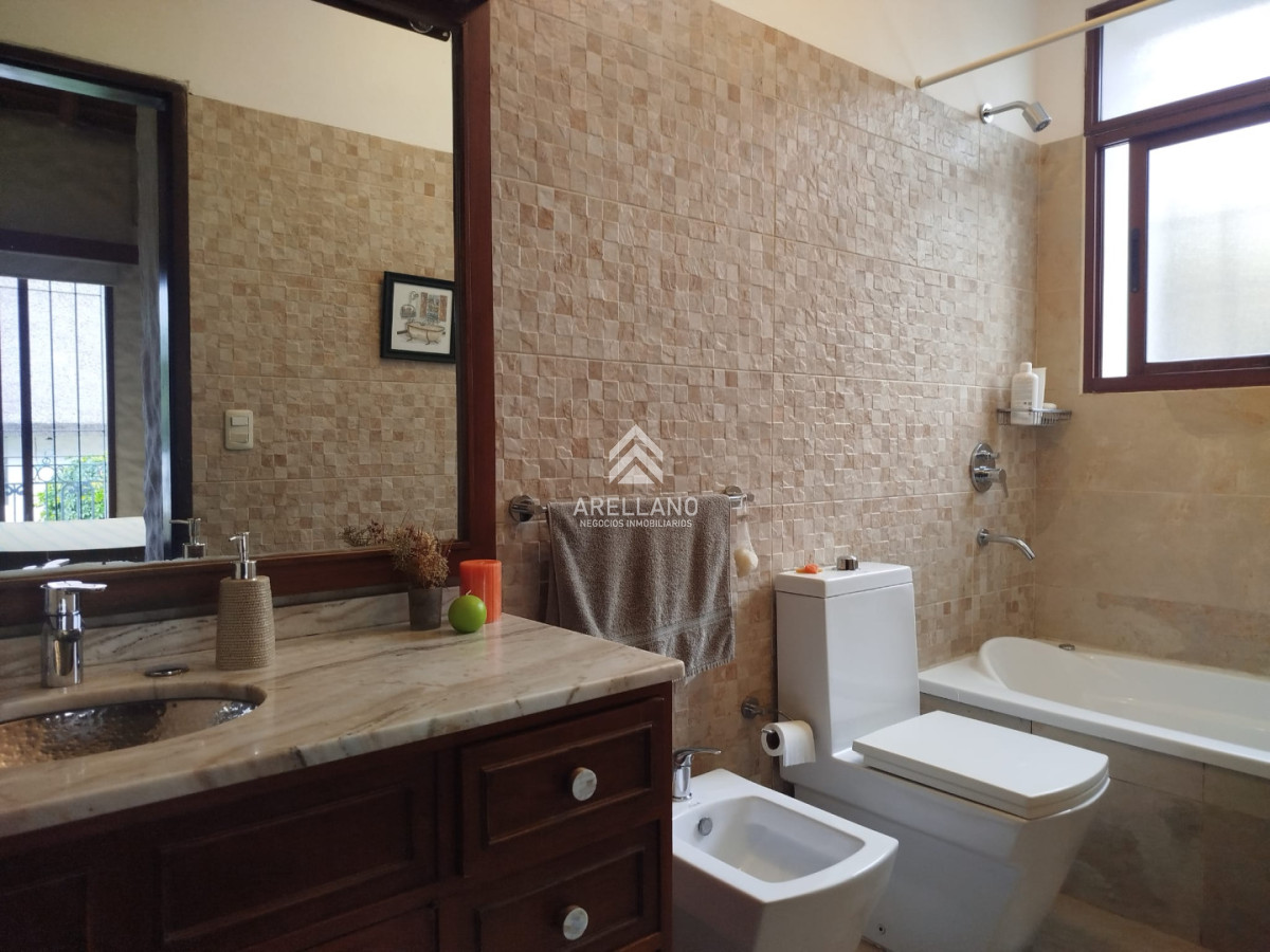 Casa ID.6098 - Casa en venta 4 dormitorios pinares