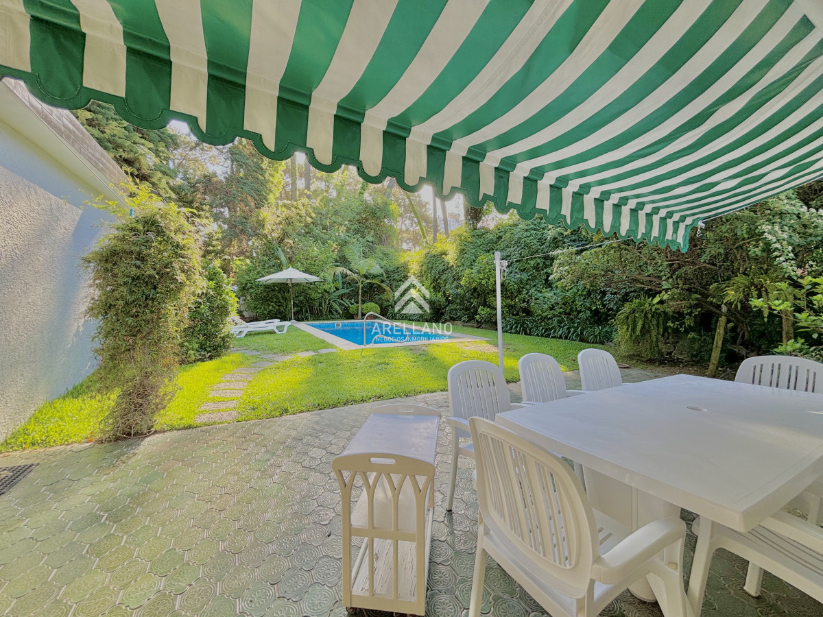 Casa ID.5396 - Venta casa 4 dormitorios Cantegril