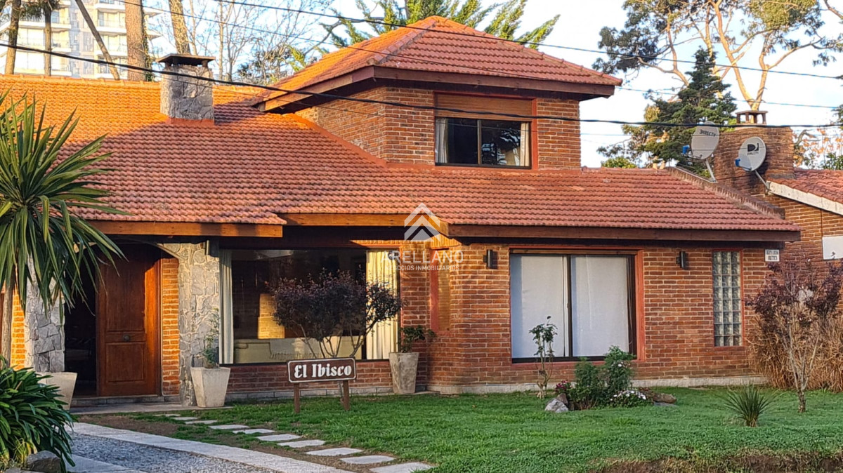 Casa ID.5520 - Casa venta 4 dormitorios mansa