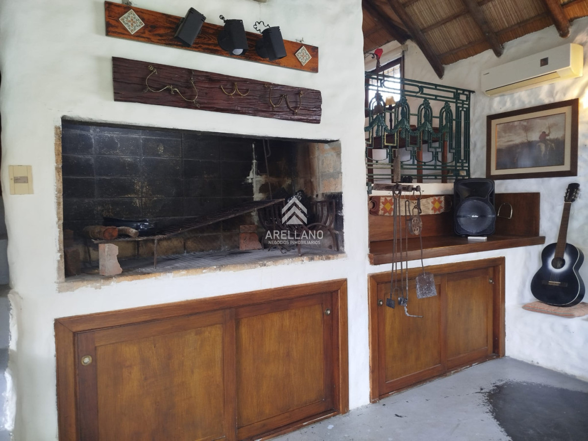 Casa ID.6098 - Casa en venta 4 dormitorios pinares