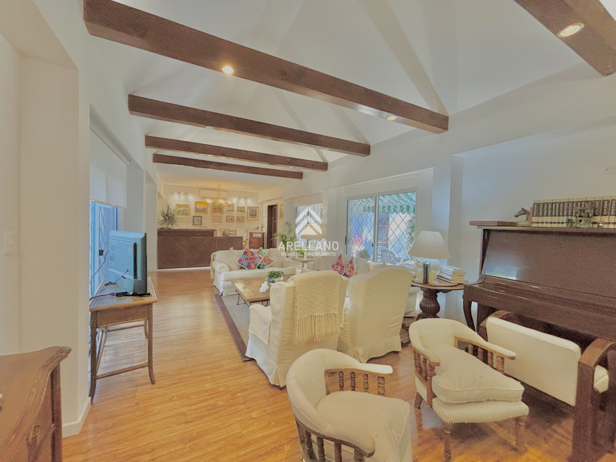 Casa ID.5396 - Venta casa 4 dormitorios Cantegril