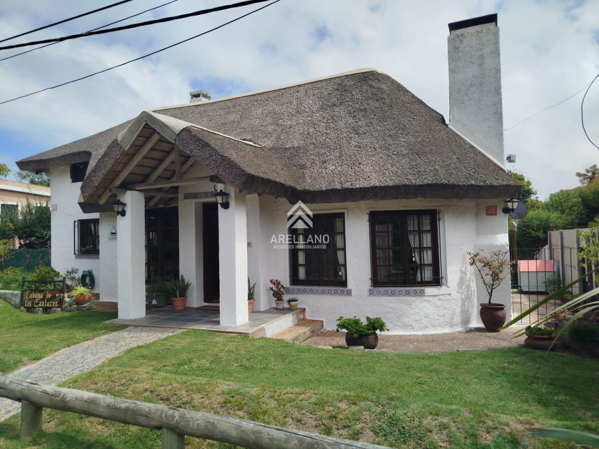 Casa ID.6098 - Casa en venta 4 dormitorios pinares