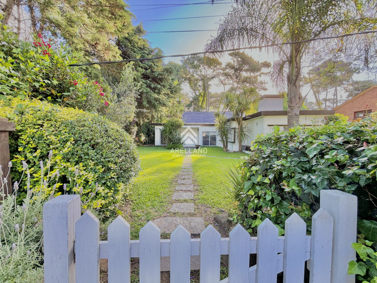 Casa ID.5396 - Venta casa 4 dormitorios Cantegril