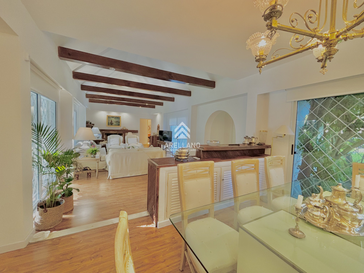 Casa ID.5396 - Venta casa 4 dormitorios Cantegril