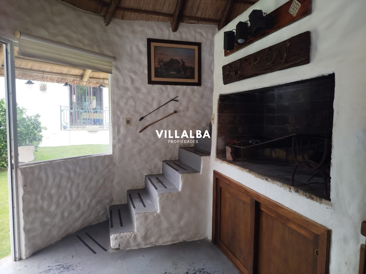 Apartamento ID.4399 - Casa en venta 4 dormitorios pinares