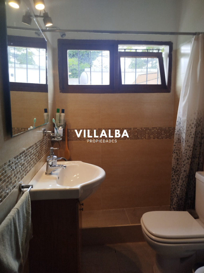 Apartamento ID.4399 - Casa en venta 4 dormitorios pinares