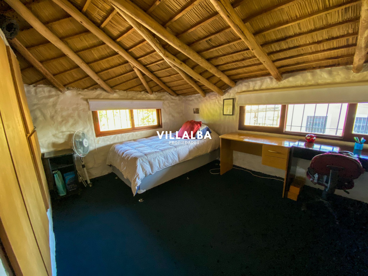 Apartamento ID.4399 - Casa en venta 4 dormitorios pinares