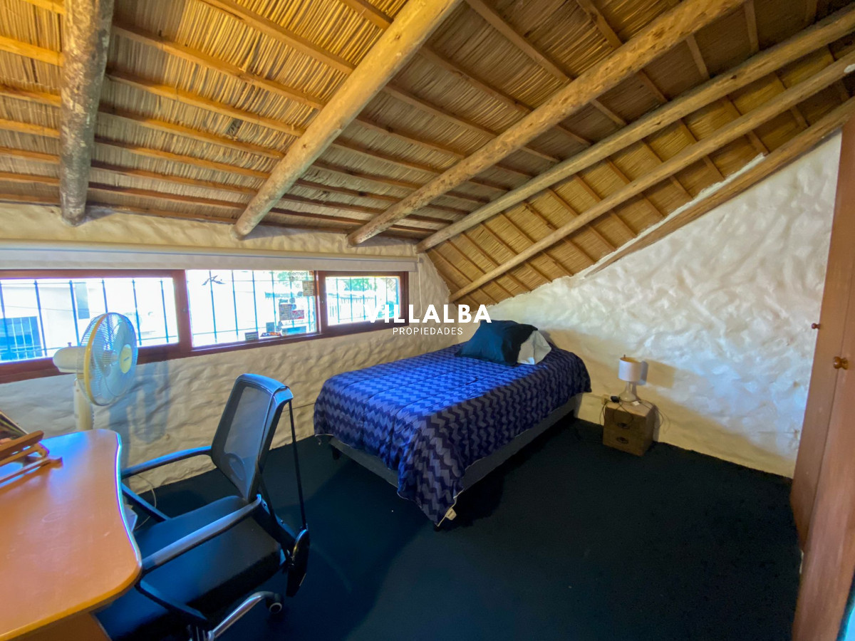 Apartamento ID.4399 - Casa en venta 4 dormitorios pinares