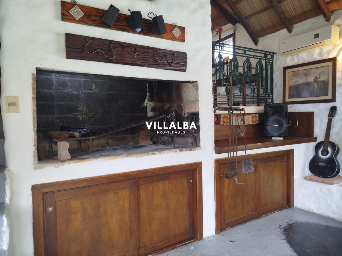 Apartamento ID.4399 - Casa en venta 4 dormitorios pinares