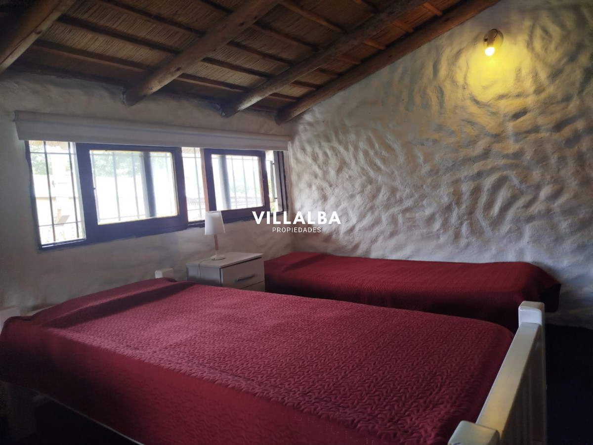 Apartamento ID.4399 - Casa en venta 4 dormitorios pinares