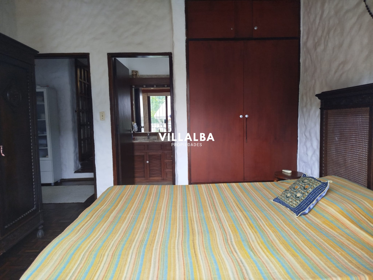 Apartamento ID.4399 - Casa en venta 4 dormitorios pinares