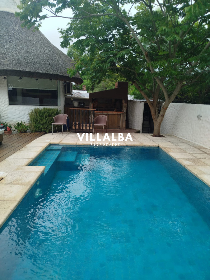 Apartamento ID.4399 - Casa en venta 4 dormitorios pinares