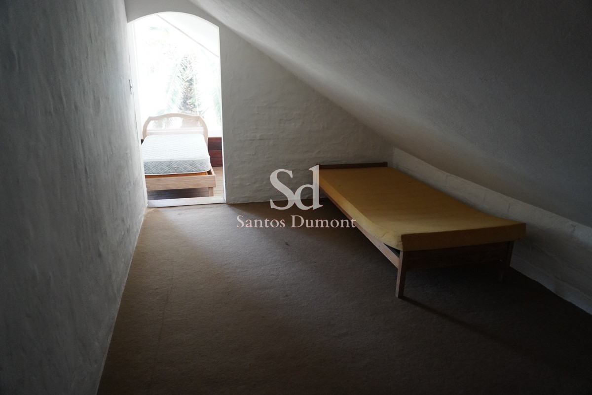 Casa ID.25423 - Venta casa playa mansa con parrillero amplio y piscina.