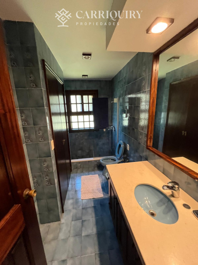 Casa ID.10300/Casa-en-Golf--Punta-del-Este-a-pasos-del-mar - Venta Casa Golf