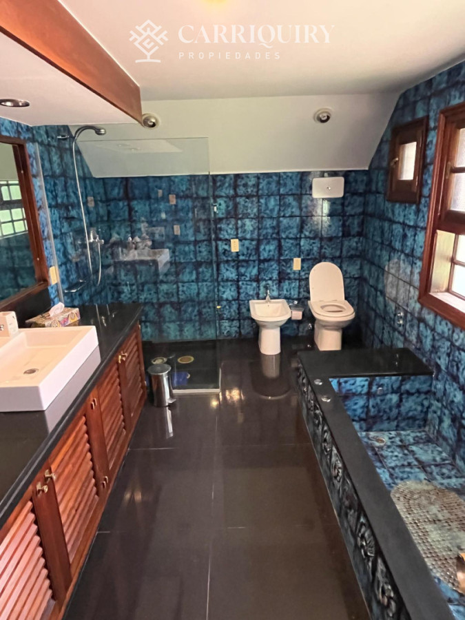 Casa ID.10300/Casa-en-Golf--Punta-del-Este-a-pasos-del-mar - Venta Casa Golf
