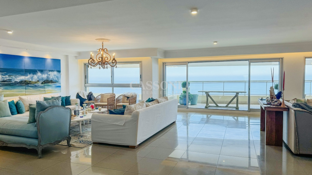 Apartamento ID.2881 - Torrelobos esquinero en venta 4 dormitorios mas dependencia de servicio excelente vista