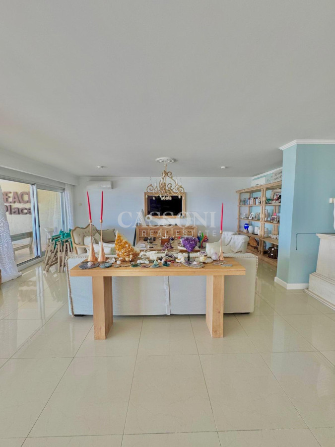 Apartamento ID.2881 - Torrelobos esquinero en venta 4 dormitorios mas dependencia de servicio excelente vista