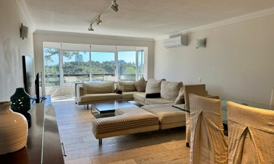 Venta apartamento 3 dormitorios mas servicio totalmente reciclado