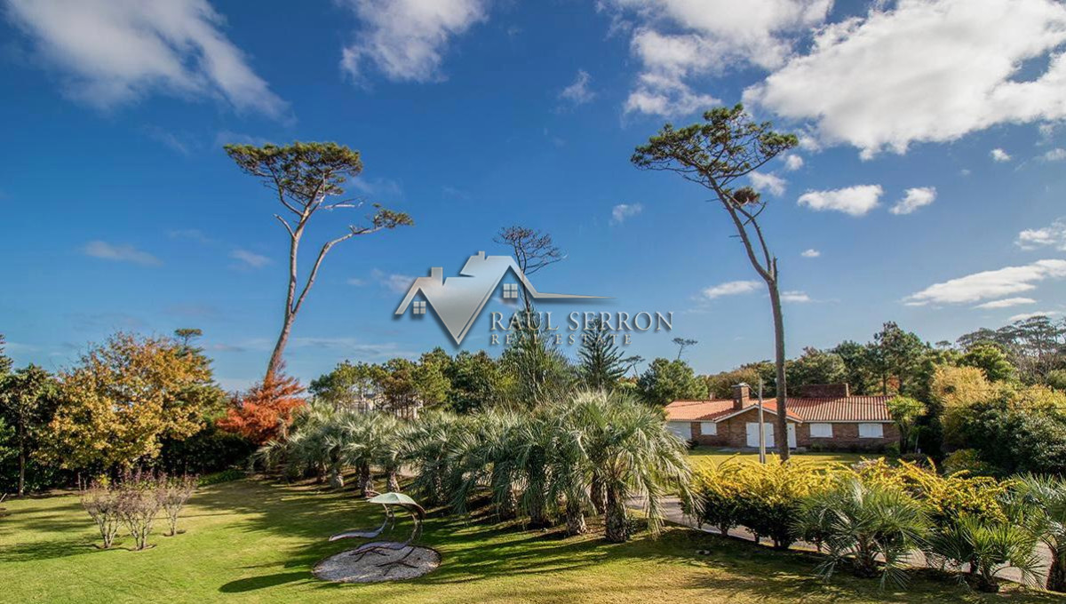Casa ID.3235 - VENTA DE CASA DE 8 DORMITORIOS EN PINARES PUNTA DEL ESTE