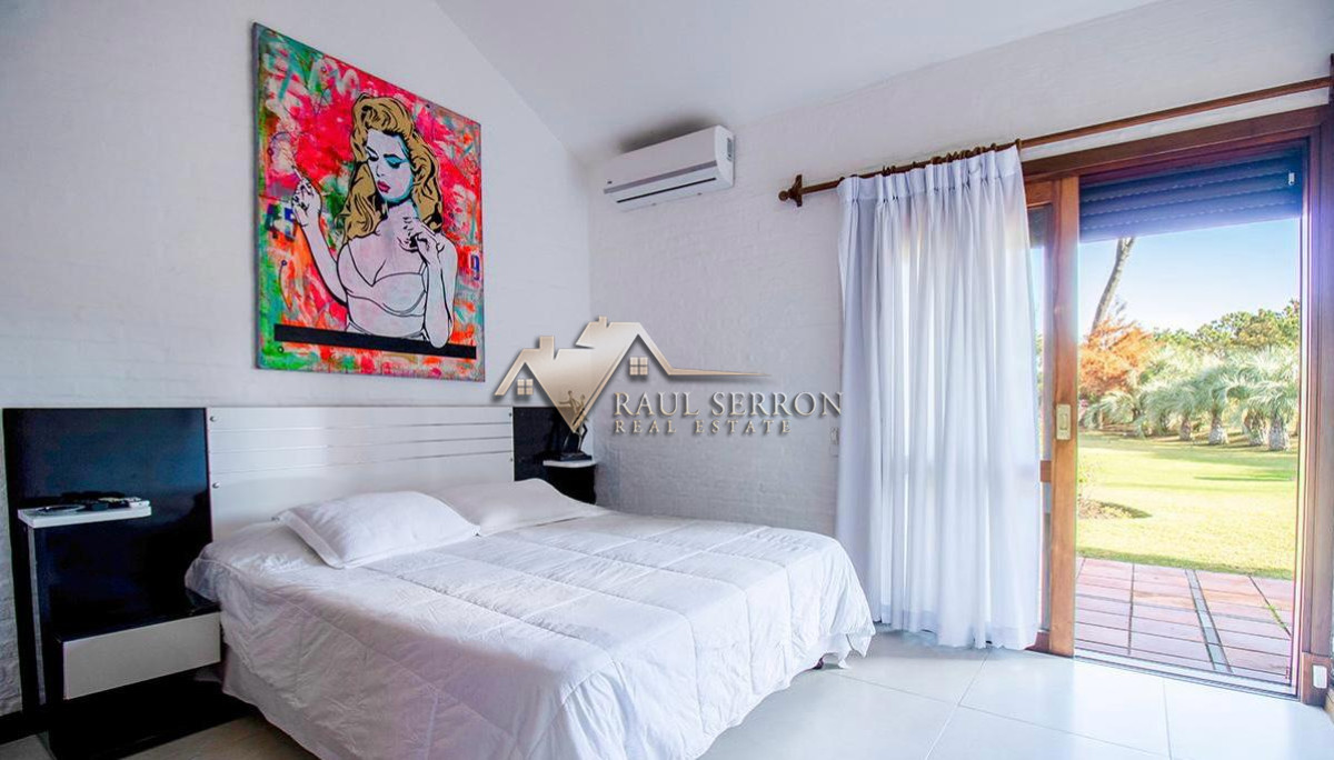 Casa ID.3235 - VENTA DE CASA DE 8 DORMITORIOS EN PINARES PUNTA DEL ESTE