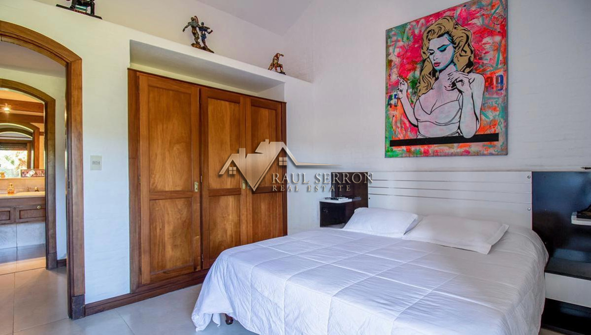 Casa ID.3235 - VENTA DE CASA DE 8 DORMITORIOS EN PINARES PUNTA DEL ESTE