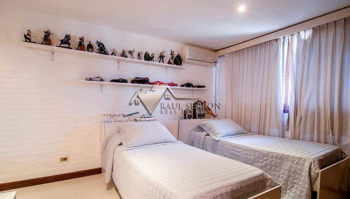 Casa ID.3235 - VENTA DE CASA DE 8 DORMITORIOS EN PINARES PUNTA DEL ESTE