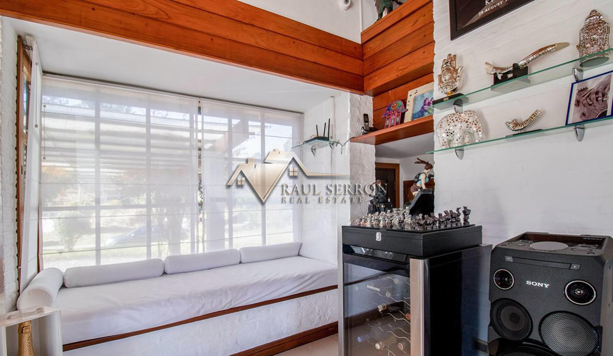 Casa ID.3235 - VENTA DE CASA DE 8 DORMITORIOS EN PINARES PUNTA DEL ESTE
